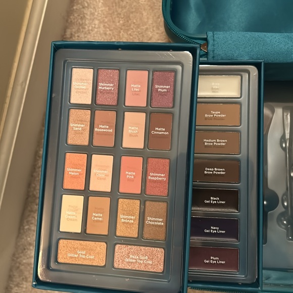 Ultra Beauty makeup caboodle collection - Picture 3 of 9